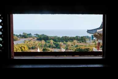 Die Aussicht vom Tempel auf das Meer