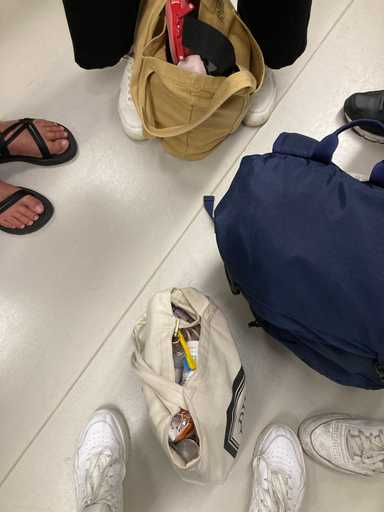 Auch die Zahnbürste kommt mit nach Jeju